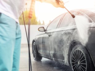 10 astuces pour nettoyer sa voiture de façon écologique