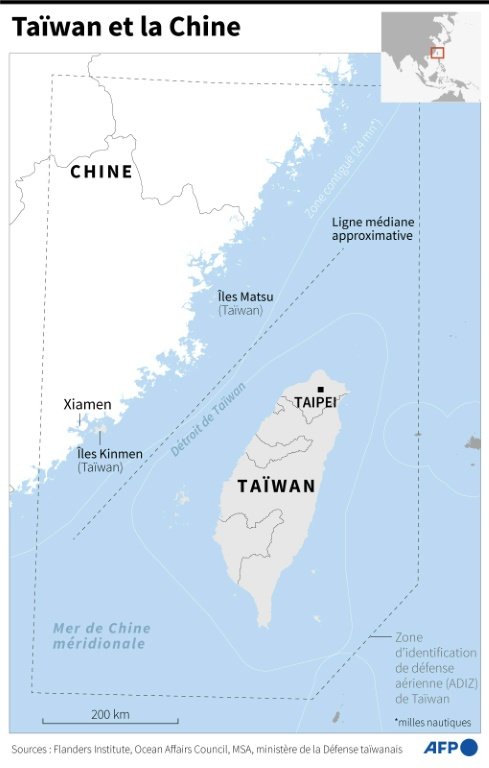 Carte de Taïwan et de la Chine montrant la ligne médiane du détroit de Taïwan, démarcation non officielle car la chine ne la reconnait pas.