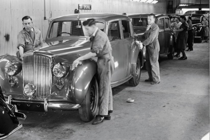 Bentley célèbre 75 ans de production à Crewe