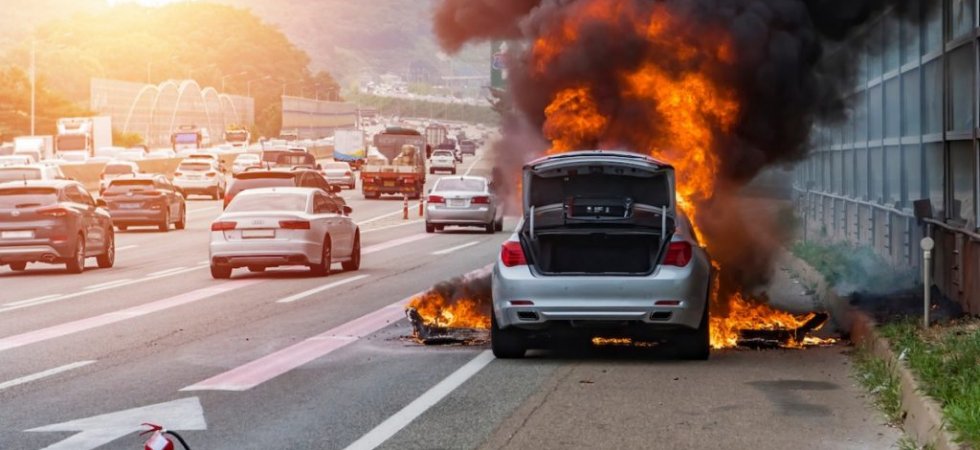 Pourquoi les voitures électriques prennent feu ?