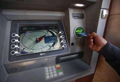 Frais bancaires : Une légère baisse après trois ans de hausse