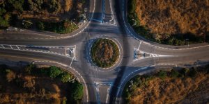Rond-point : Les Français oublient trop souvent ce geste simple ! 