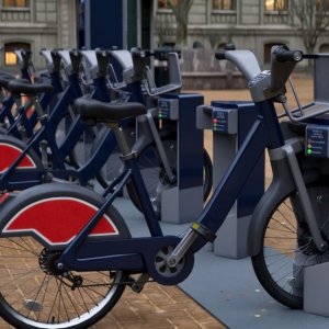 Bientôt une borne universelle pour les vélos électriques ?
