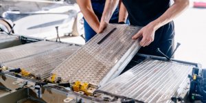 Le prix des batteries de voitures électriques en chute libre 