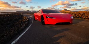 Tesla Roadster : la sportive électrique tant attendue voit encore son arrivée repoussée 