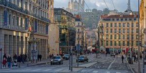 Les grandes métropoles vont-elles suivre le virage de Lyon sur la place de la voiture en centre-ville ? 