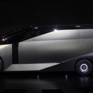 Lexus présente un van révolutionnaire à six roues ! 