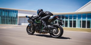 Kawasaki Ninja H2 : l'incroyable moto de 200 chevaux fait son retour sur la route !