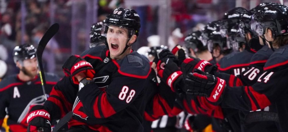 Hockey sur glace - NHL (play-offs) : Carolina prend l'avantage, Toronto s'envole