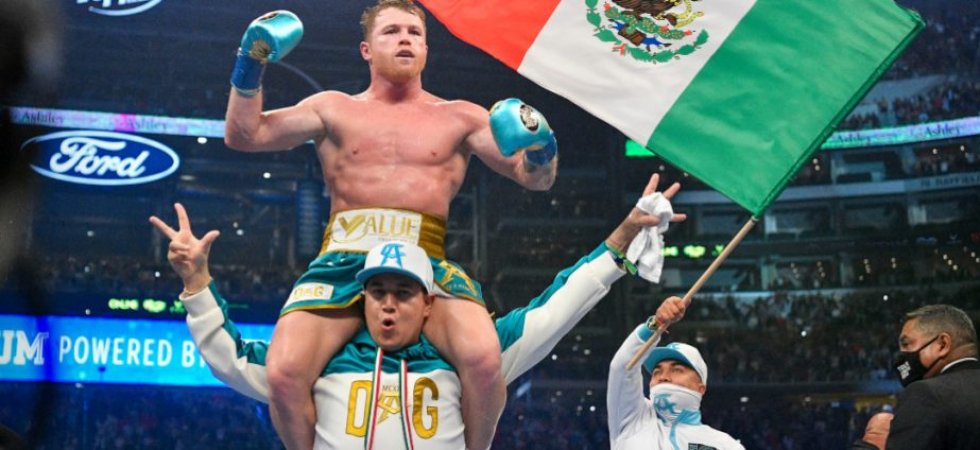 Super-moyens : " Canelo " bat Saunders et ajoute la ceinture WBO à ses ceintures WBA et WBC