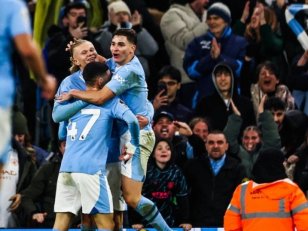 Premier League : Manchester City plus qu'à un point de Liverpool 