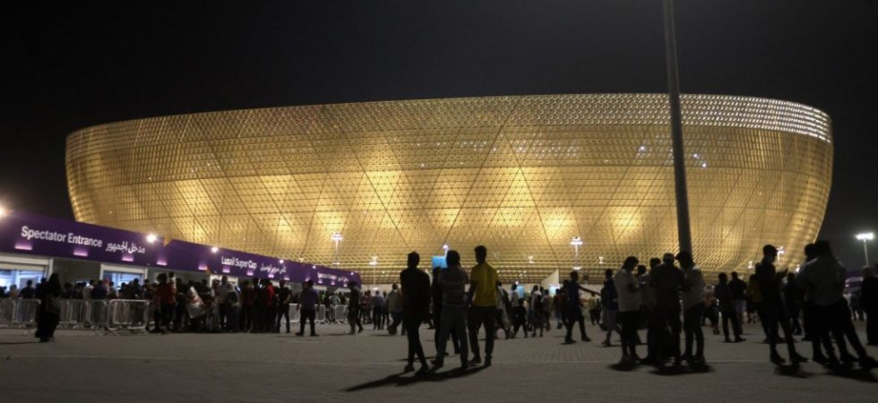 CM 2022 : Les stades climatisés, "pas un bon signal" pour Borne