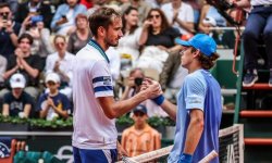 Roland-Garros (H) : De Minaur élimine Medvedev en quatre sets 