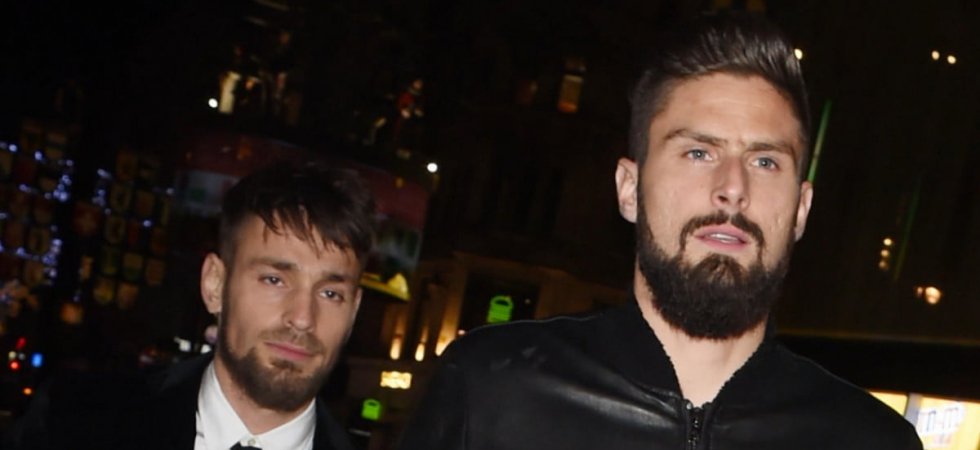 Debuchy recrute... Giroud !