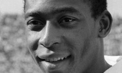 Brésil : Un an après sa mort, les Brésiliens rendent hommage à Pelé 