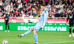 OL : Perri ne manque pas de courtisans 