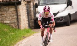 Giro (E11) : Carapaz lève les bras en solitaire, Del Toro garde le rose 
