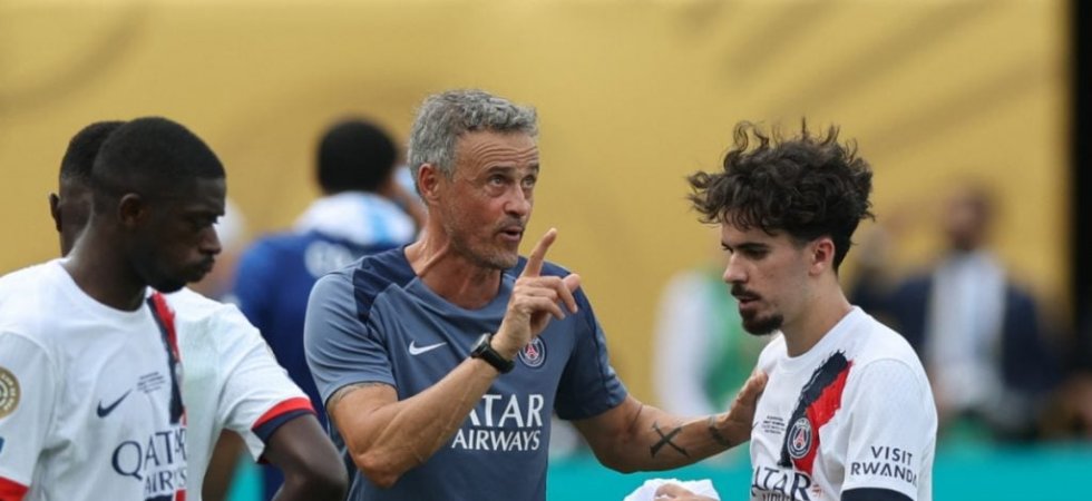 PSG : Quand Luis Enrique craque et fait tomber un joueur de Chelsea ! 