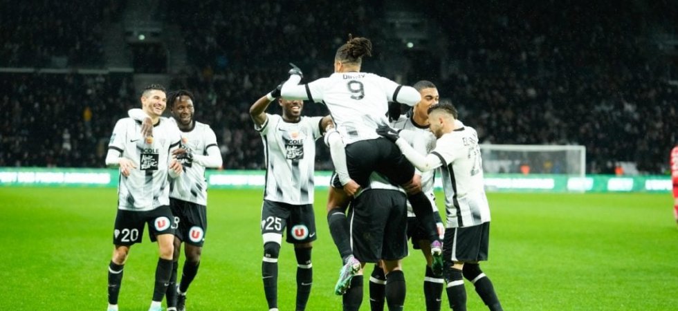 Ligue 2 2023-2024 : Les tops et les flops des matchs aller 