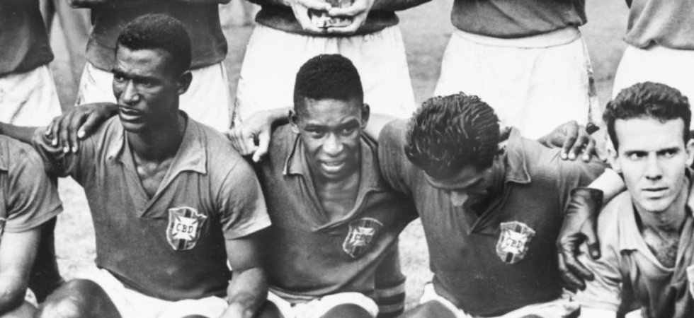 4,9 millions de dollars : Un maillot de Pelé vendu à un prix record