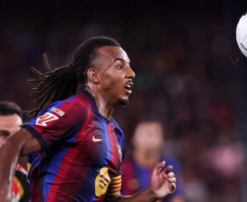 Barça : « Koundé pourrait jouer en défense centrale »