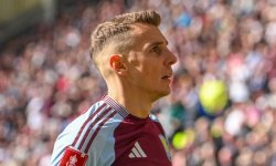 Aston Villa : Digne prolonge jusqu'en 2028 