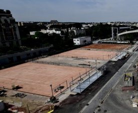 Roland-Garros : La charpente métallique du toit du court Suzanne-Lenglen a été posée