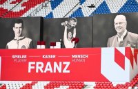 Bayern Munich : Une statue de Franz Beckenbauer érigée devant l'Allianz Arena 