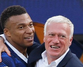 Bleus : Mbappé rend hommage à Deschamps