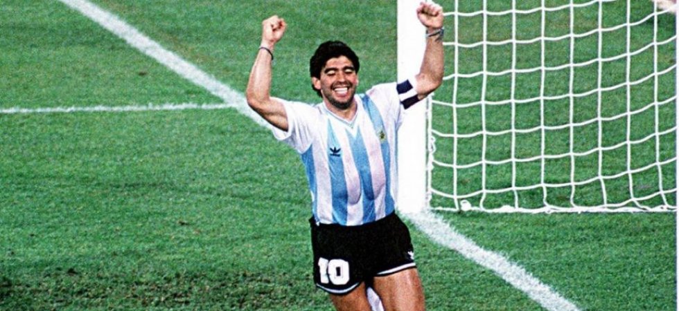 Maradona, une vente aux enchères pour colmater les dettes