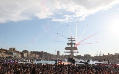 La flamme olympique est arrivée à Marseille dans une ambiance fabuleuse