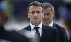 Hommage aux policiers tués à Roubaix : Emmanuel Macron dénonce les "comportements qui tuent"