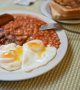 Au Royaume-Uni, l'"English breakfast" victime d'une pénurie d'oeufs