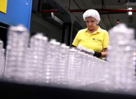 En Allemagne, l'avenir embué d'une usine de flacons à parfums