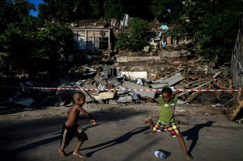 Un vaste bidonville détruit à Mayotte