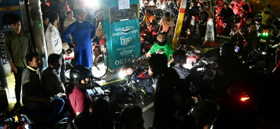 Bangladesh: les stations-service prises d'assaut avant une hausse drastique des prix