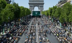 La grande dictée : les Champs-Elysées transformés en salle de classe