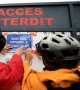 Mega-yachts: des militants d'Attac bloquent le quai des milliardaires à Antibes
