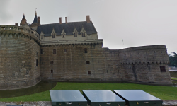 Nantes : une femme chute du haut du château des ducs de Bretagne et décède 