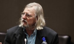 Coronavirus : l'AP-HP accuse Raoult de "faux témoignage lors de son audition à l'Assemblée