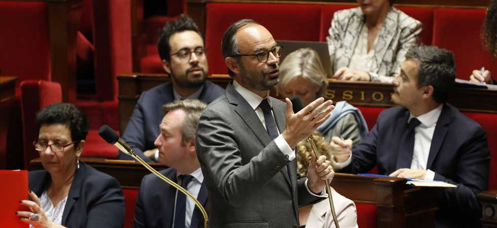 Lutte contre l'antisémitisme : Valls salué par Philippe et applaudi à l'Assemblée