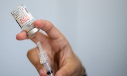 Omicron : le patron de Moderna s'attend à une "baisse significative" de l'efficacité des vaccins