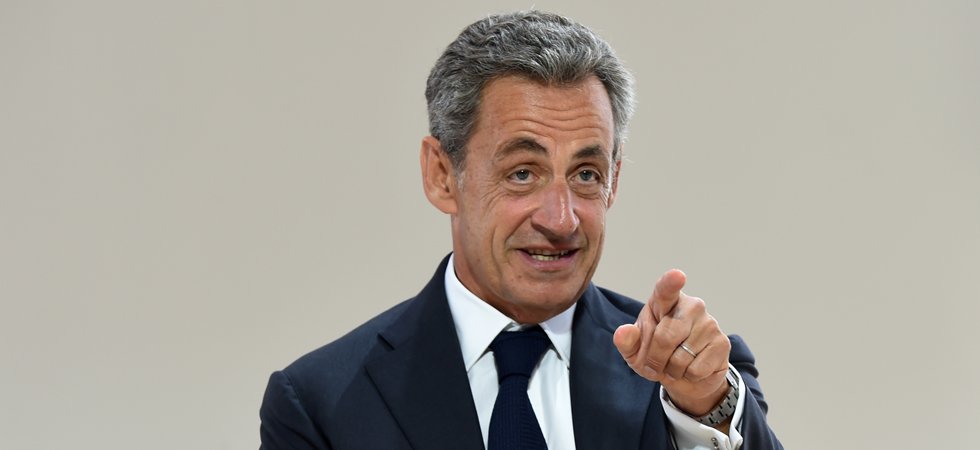 Nicolas Sarkozy adoube Emmanuel Macron et s'en prend à François Hollande